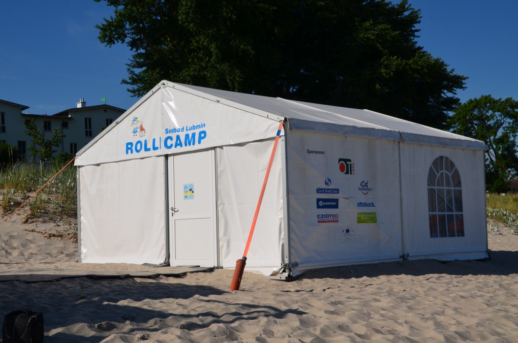 Mit dem Rollstuhl bis an den Strand vom Seebad Lubmin, © Touristinformation Seebad Lubmin Mit dem Rollstuhl bis an den Strand vom Seebad Lubmin, © Touristinformation Seebad Lubmin