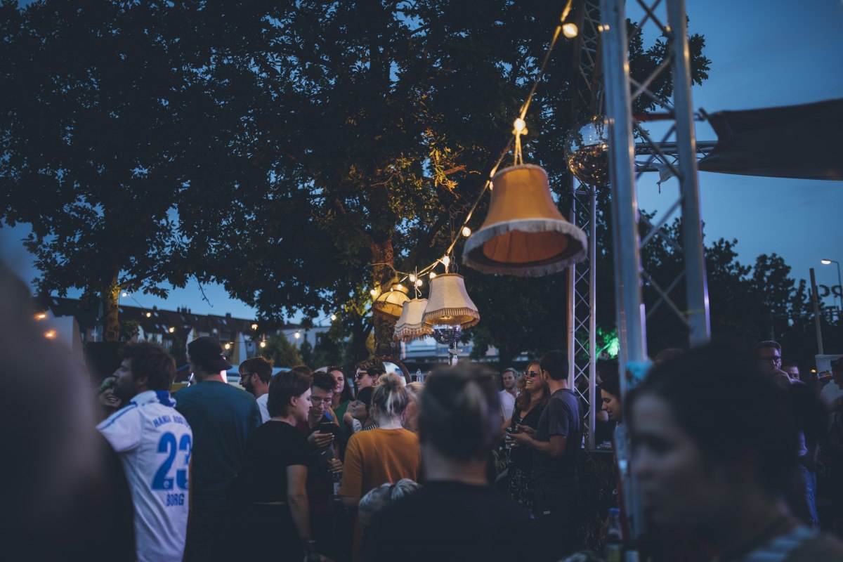 &copy; Rico Burnecki