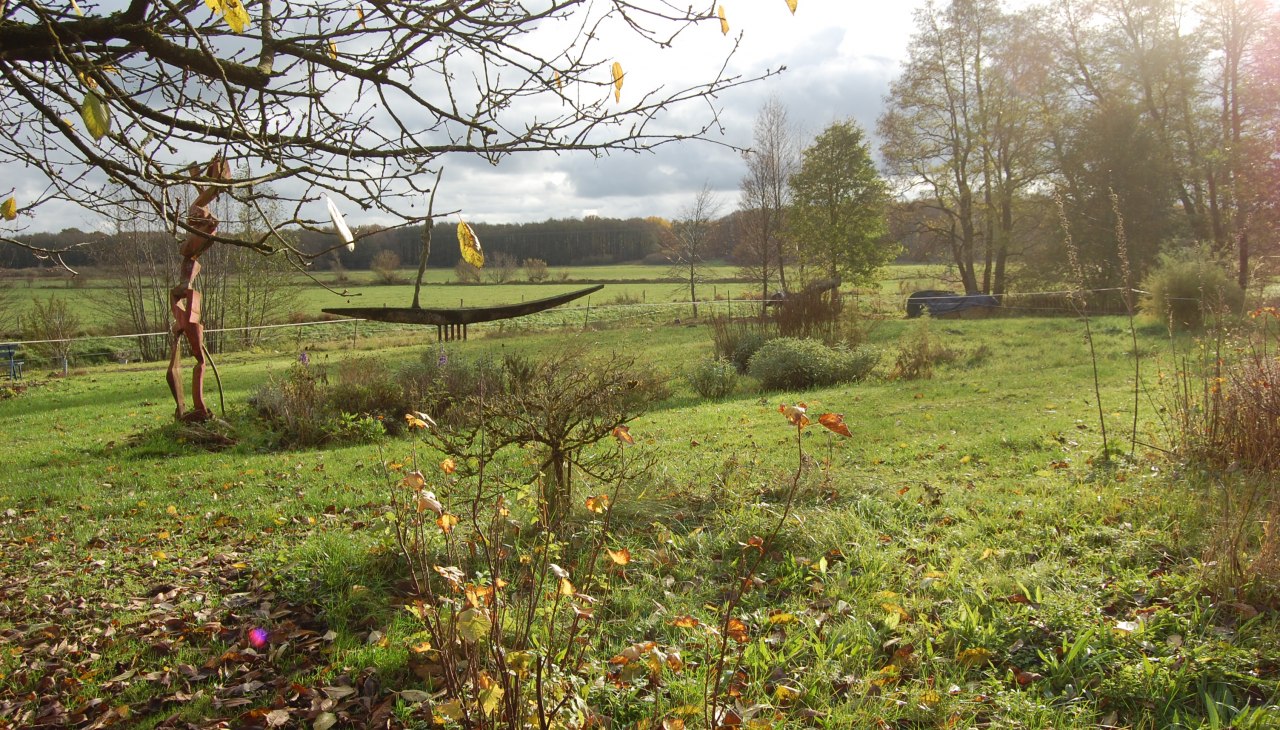 Idyllisches Gel&auml;nde im Skulpturengarten Rhythmusreich in M&uuml;ggenwalde, &copy; Rhythmusreich / Thomas Reich