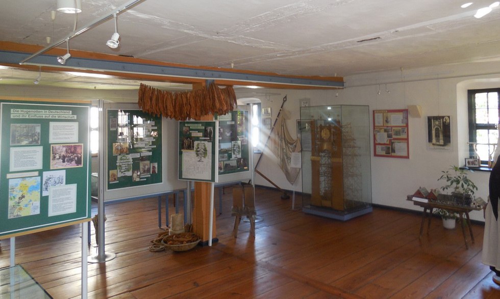 In der Ausstellung steht eine Strohuhr, die es weltweit nur in Strasburg gibt. // &copy; Renate Schmidt