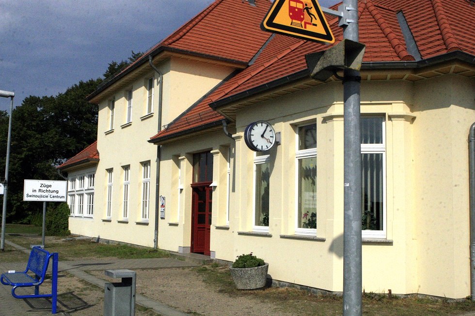 Bahnhofsgeb&auml;ude in Koserow // &copy; Sabrina Wittkopf-Schade