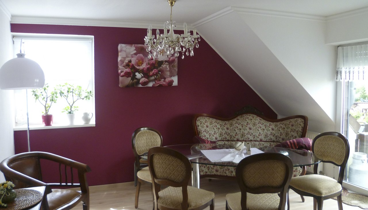 Gem&uuml;tliche Sitzecke mit antiken M&ouml;beln, &copy; B&auml;rbel Kuhrt