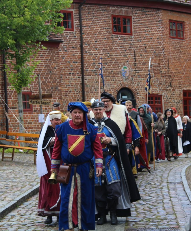 Er&ouml;ffnung des Burgfestes durch den FV Alte Burg Penzlin e.V. // &copy; Stadt Penzlin