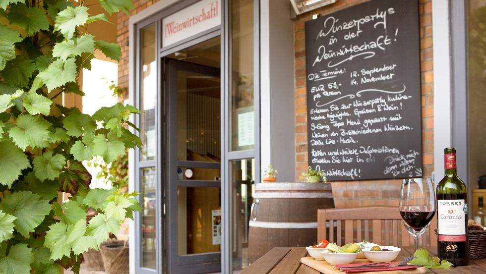 Außenansicht Weinwirtschaft // © Weinwirtschaft Rostock Außenansicht Weinwirtschaft // © Weinwirtschaft Rostock
