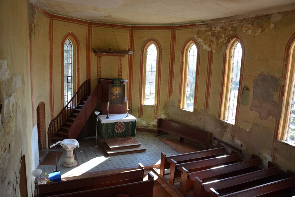 Kanzelaltar der Dorfkirche, © Foto: Karl-Georg Haustein Kanzelaltar der Dorfkirche, © Foto: Karl-Georg Haustein