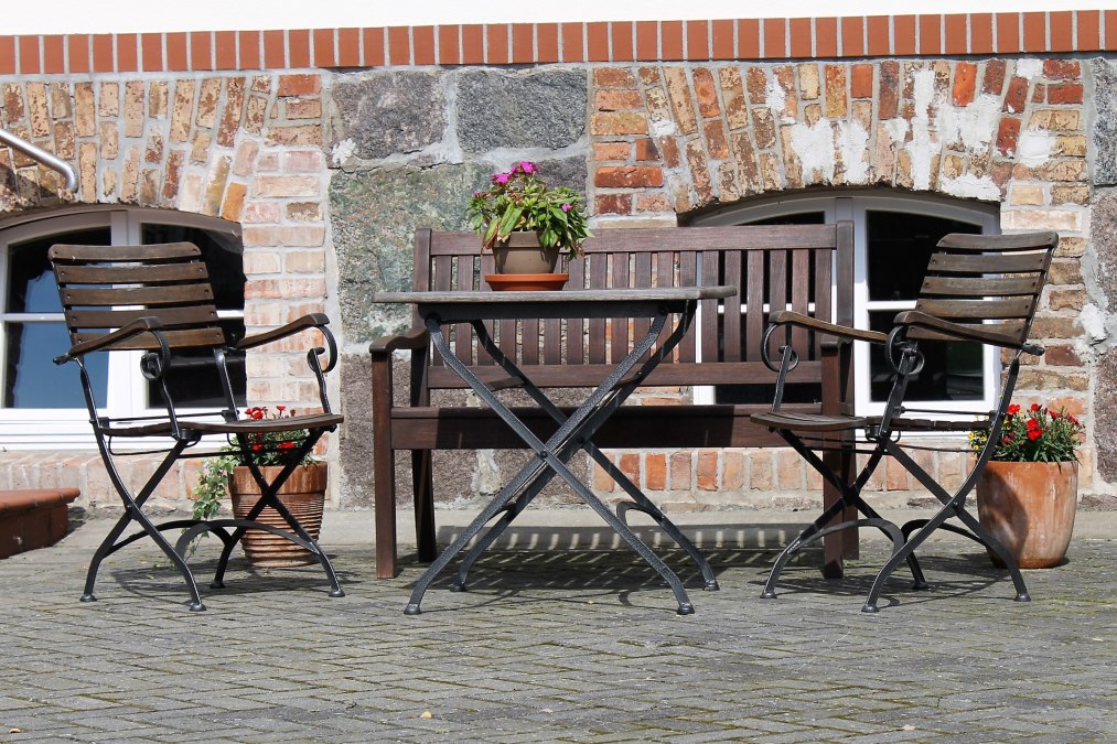 Vor dem Gutshaus, © Sabine Schwanzer