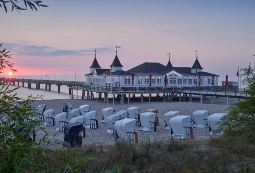 Die Seebrücke in Ahlbeck lädt zu romantischen Abendspaziergängen ein // © MV-T/Grundner Die Seebrücke in Ahlbeck lädt zu romantischen Abendspaziergängen ein // © MV-T/Grundner