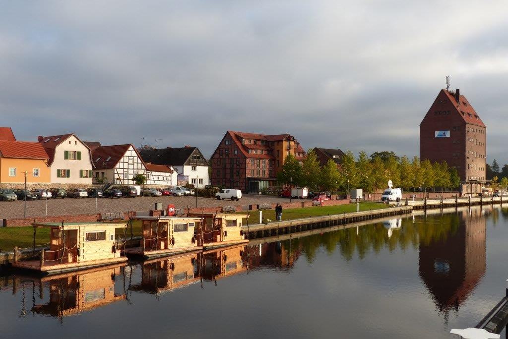 Sicht auf Hafen und Mühlenviertel in Loitz, © Marianne Schultz Sicht auf Hafen und Mühlenviertel in Loitz, © Marianne Schultz