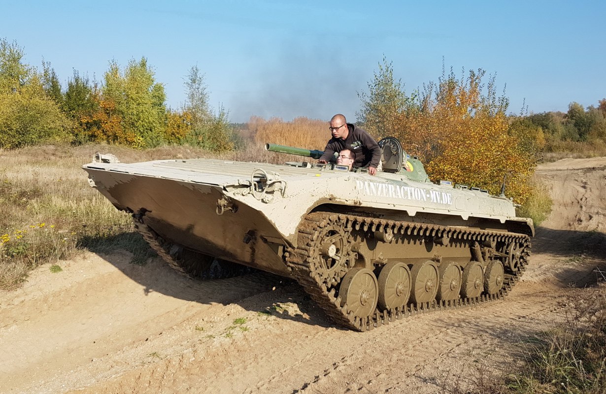 Panzer fahren Mecklenburg-Vorpommern // © Erlebnis-Welten Mecklenburg-Vorpommern Panzer fahren Mecklenburg-Vorpommern // © Erlebnis-Welten Mecklenburg-Vorpommern