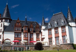 Schlosshotel & Orangerie Klink direkt an der M&uuml;ritz // &copy; Schlosshotel & Orangerie Klink