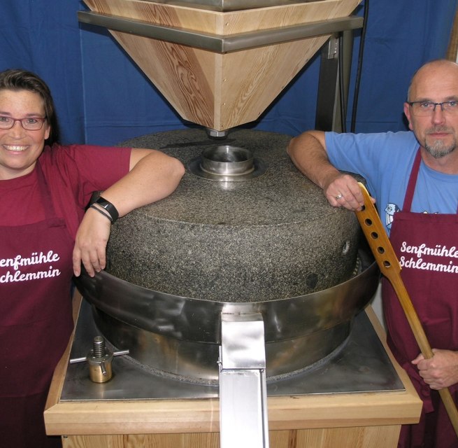 Die Senfmüller von Schlemmin Ivonne und Michael Kostross, © Senfmühle Schlemmin