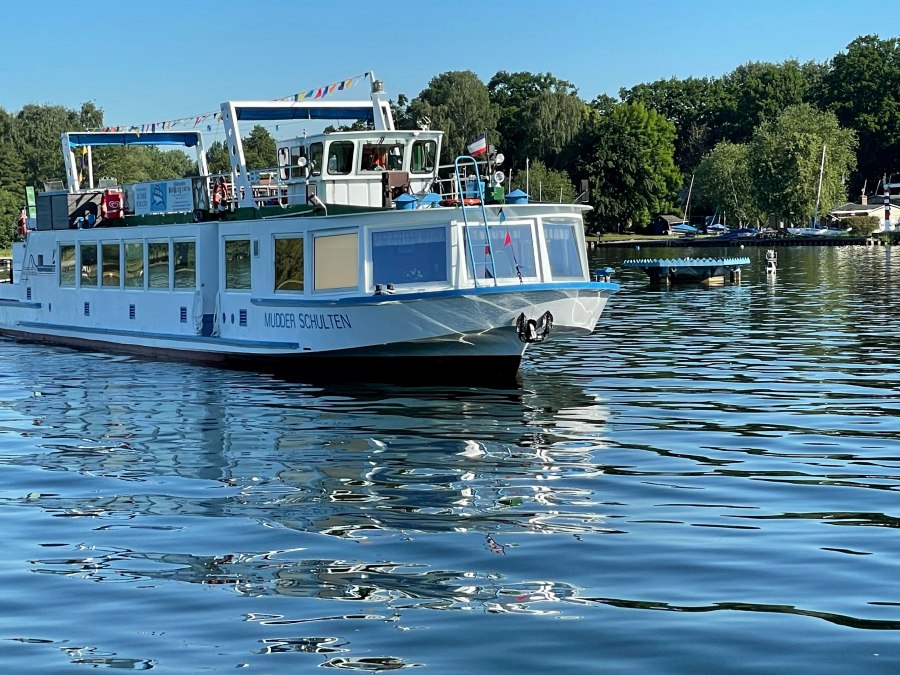 Fahrgastschiff Mudder Schulten, © Sebastian Lüdemann