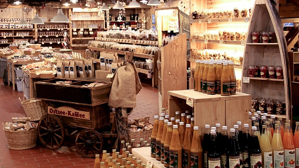 De boerenmarkt met talloze producten en specialiteiten uit de regio, &copy; Alte Pommernkate GmbH