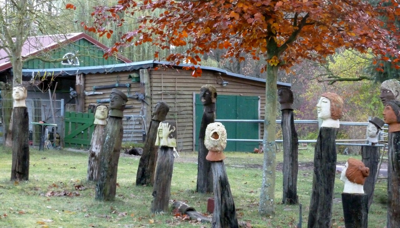 Skulpturengruppe "Die zwölf Geschworenen", © Gerhard Güthoff Skulpturengruppe "Die zwölf Geschworenen", © Gerhard Güthoff
