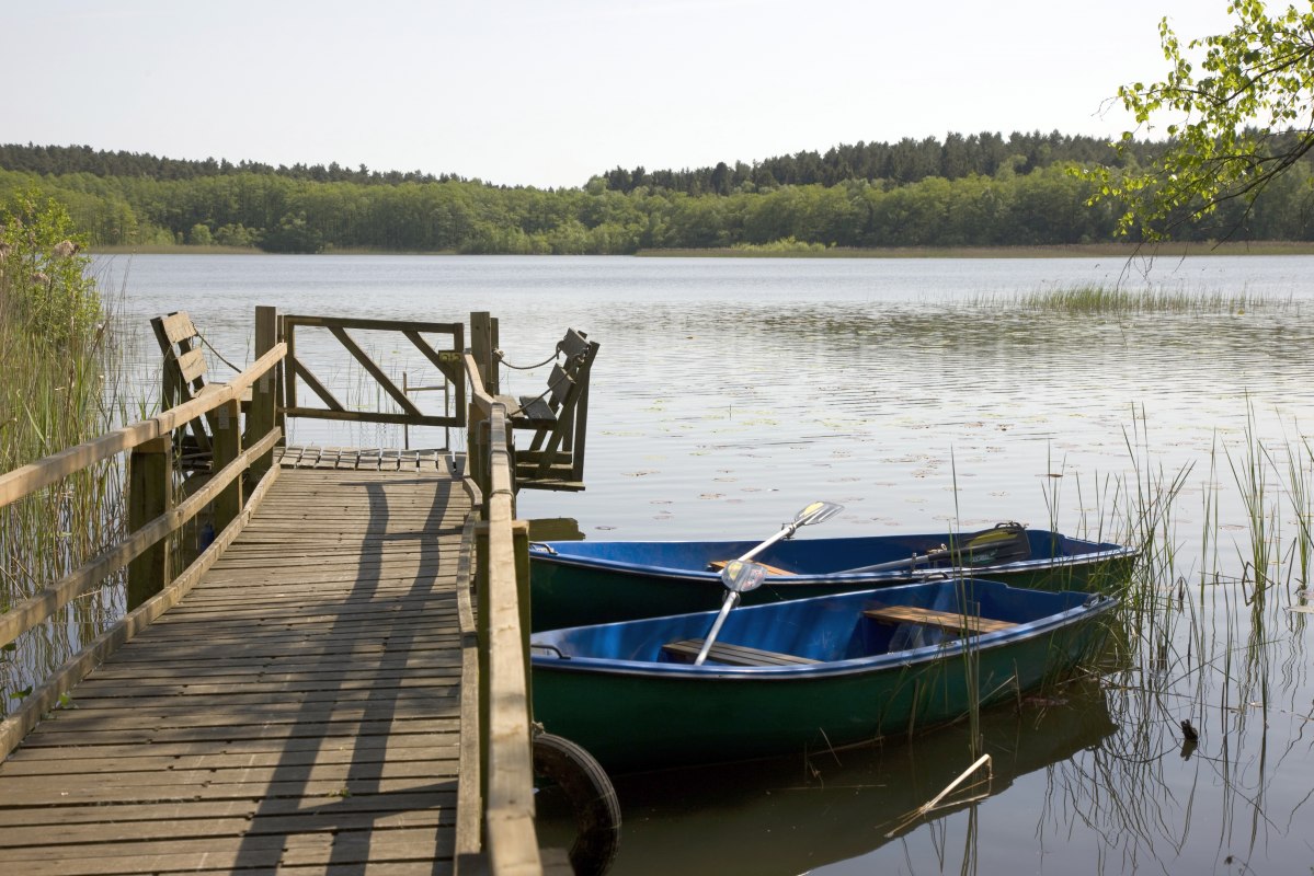 Bootssteg im Resort Gut Settin // &copy; Resort Gut Settin