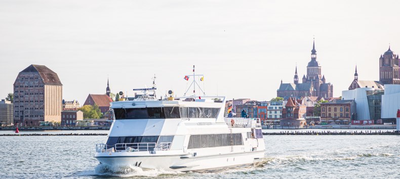 Erleben Sie die Insel Hiddensee bei einem Tagesausflug ab Stralsund. // &copy; Wei&szlig;e Flotte GmbH