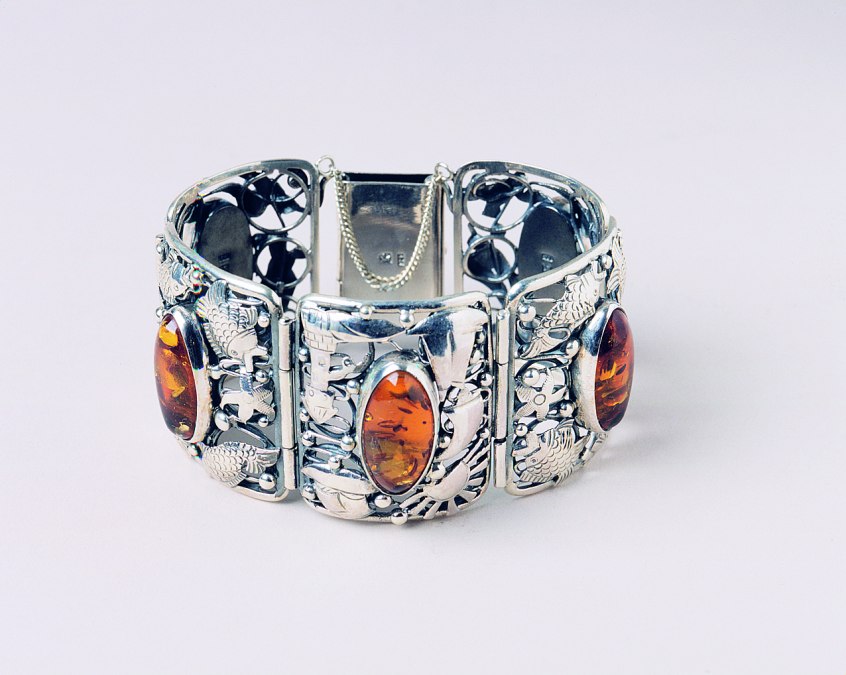 Die Traditionsmarke" Fischlandschmuck", © Uta Erichson