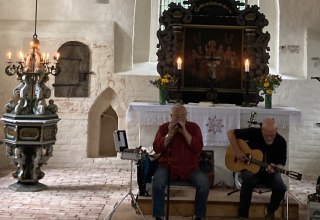 Sommerkulturreihe 19.07.2026 Karl Valta (Blues Harps), Greyhound George (Guitars) // © Johannes Spanke Sommerkulturreihe 19.07.2026 Karl Valta (Blues Harps), Greyhound George (Guitars) // © Johannes Spanke