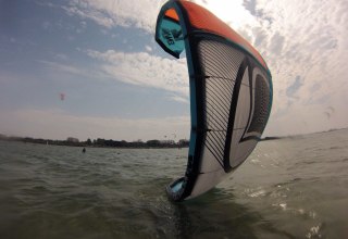 Kitesurfen am Flachwasserspot in Pepelow // © Kitesurfschule Pepelow Kitesurfen am Flachwasserspot in Pepelow // © Kitesurfschule Pepelow