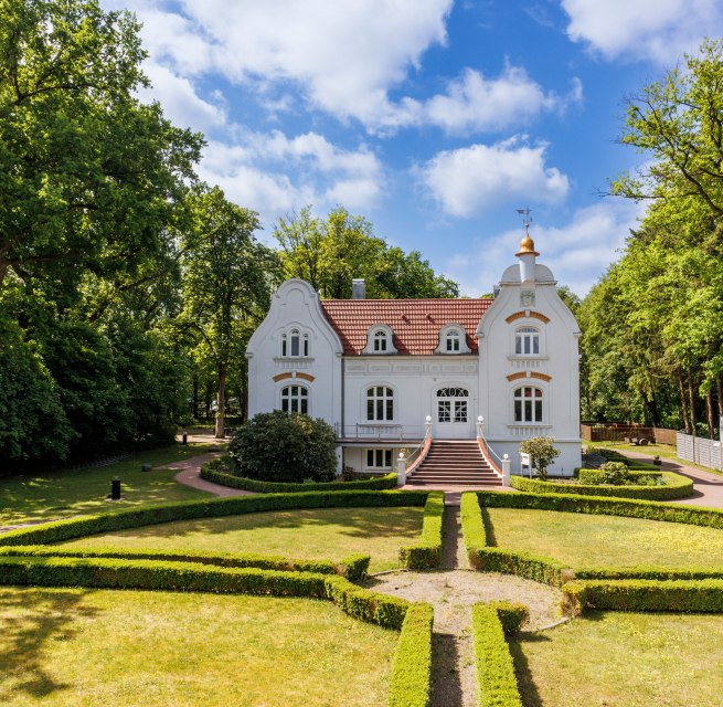 Au&szlig;enansicht Jagdschl&ouml;sschen Schwartow, &copy; Jagdschl&ouml;sschen Schwartow / Jan Haeselich