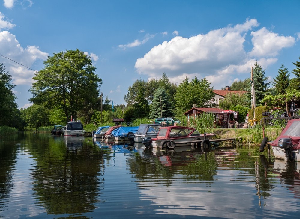 Blick vom Ziegeleikanal auf den Campingplatz am Wiesengrund, &copy; Campingplatz am Wiesengrund