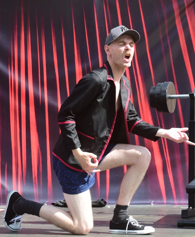 Wie lernt man strippen? Beispiel Barry // &copy; Marietta Grade