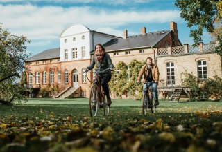Herrenhäuser auf zwei Rädern erleben, © 1000seen.de