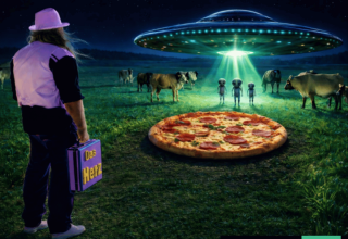 Pizza auf der Ufolandebahn // © Davinci3 Pizza auf der Ufolandebahn // © Davinci3