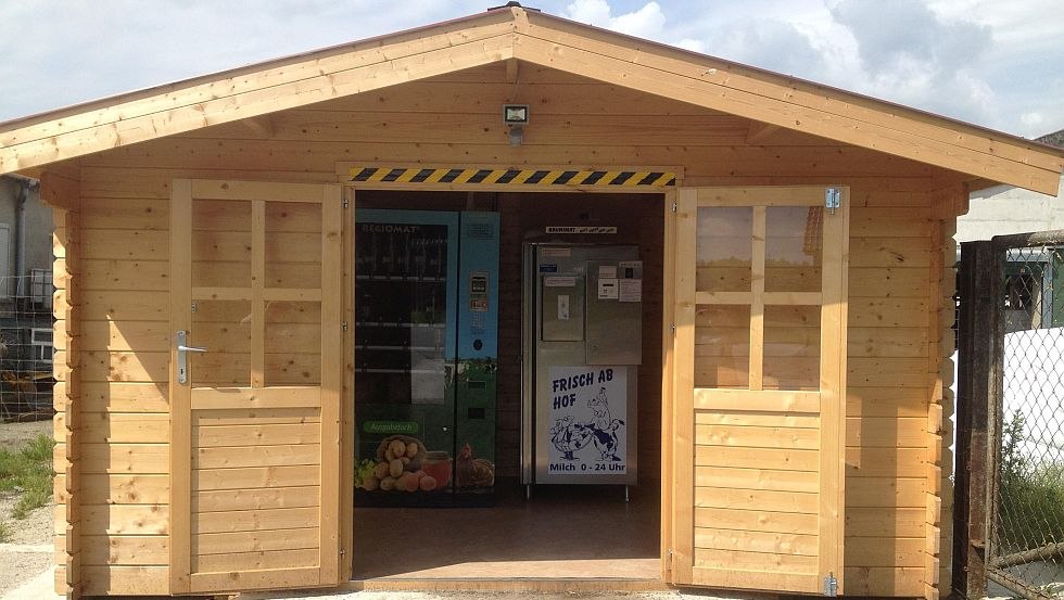 Hier kann man frische Milch zapfen und noch andere Leckereien aus der Region kaufen., &copy; Milchhof Warlin