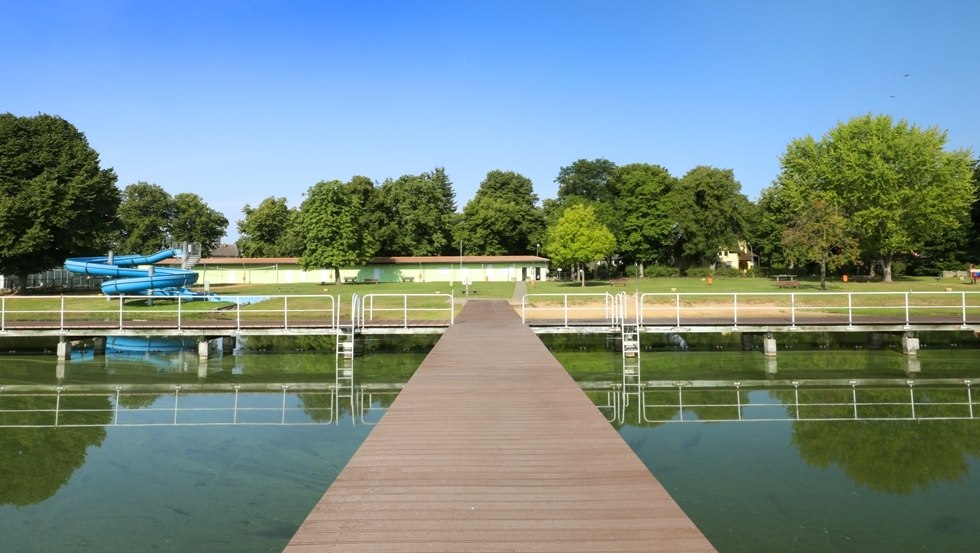 Buitenzwembad bij Wockersee in Parchim, © TMV/Gohlke Buitenzwembad bij Wockersee in Parchim, © TMV/Gohlke