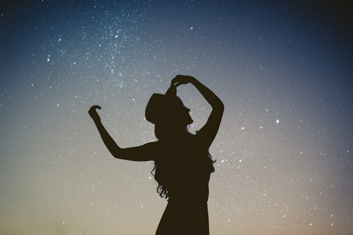Tanz unter dem Sternenhimmel // © Allef Vinicius / Unsplash Tanz unter dem Sternenhimmel // © Allef Vinicius / Unsplash