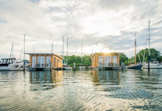 Hausboote im Naturhafen Krummin // &copy; Naturhafen-Krummin GmbH