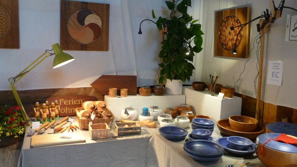 Galerie in der Scheune, Hintersee, nur am Pfingstwochenende; Blick in die Verkaufsausstellung in 17375 Hintersee im Rahmen der landesweiten Aktion KUNST:OFFEN, © Drechslerei Rose Galerie in der Scheune, Hintersee, nur am Pfingstwochenende; Blick in die Verkaufsausstellung in 17375 Hintersee im Rahmen der landesweiten Aktion KUNST:OFFEN, © Drechslerei Rose