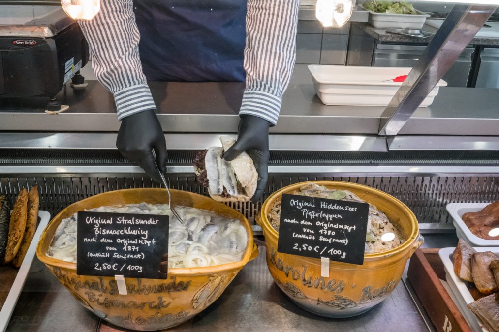 Bismarckhering im Fischhandel Rasmus, © TMV / Tiemann
