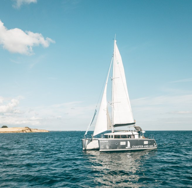 Segelspa&szlig; mit dem Katamaran in der d&auml;nischen S&uuml;dsee // &copy; Eric Beck
