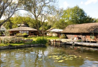 Genuss und Entspannung pur auf dem Fischerhof Damerow // © Müritzfischer Genuss und Entspannung pur auf dem Fischerhof Damerow // © Müritzfischer