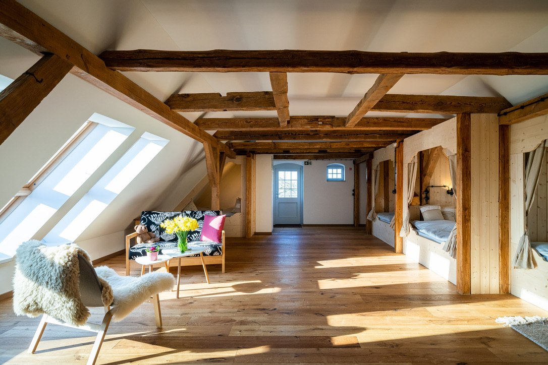 Gruppenzimmer im Dachgeschoss der Herberge, © Sabine Petters Gruppenzimmer im Dachgeschoss der Herberge, © Sabine Petters