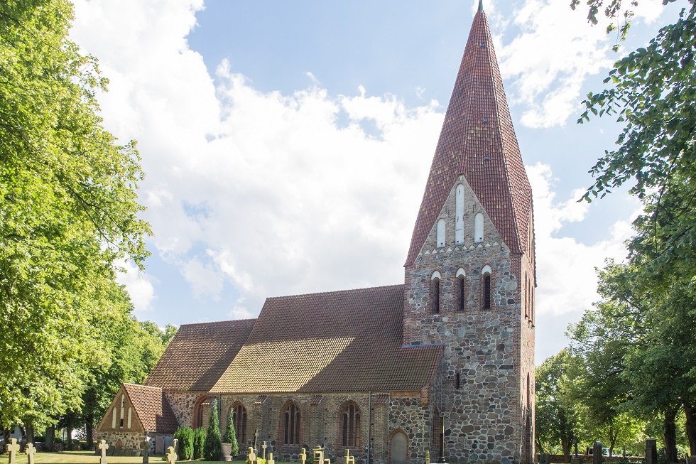 Dorpskerk Lichenhagen // &copy; Frank Burger