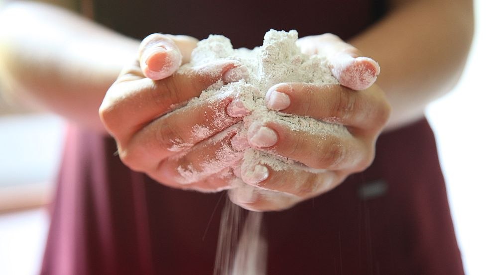Das wei&szlig;e Gold der Insel R&uuml;gen: Heilkreide verw&ouml;hnt die Haut mit wertvollen Mineralien // &copy; Tourismuszentrale R&uuml;gen GmbH