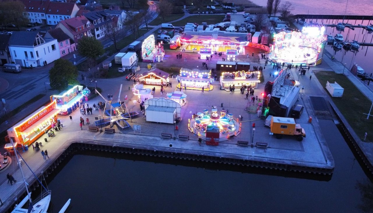 Frühlingsfest Hafen Ribnitz, © Stadtmarketing Ribnitz-Damgarten Frühlingsfest Hafen Ribnitz, © Stadtmarketing Ribnitz-Damgarten