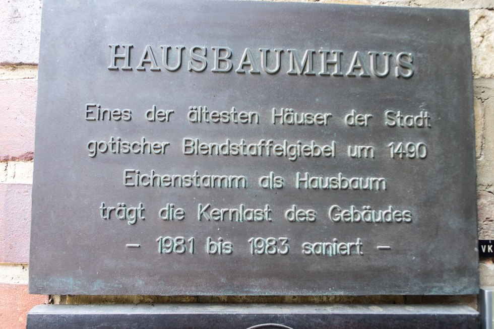 Gedenktafel am Hausbaumhaus, &copy; Frank Burger