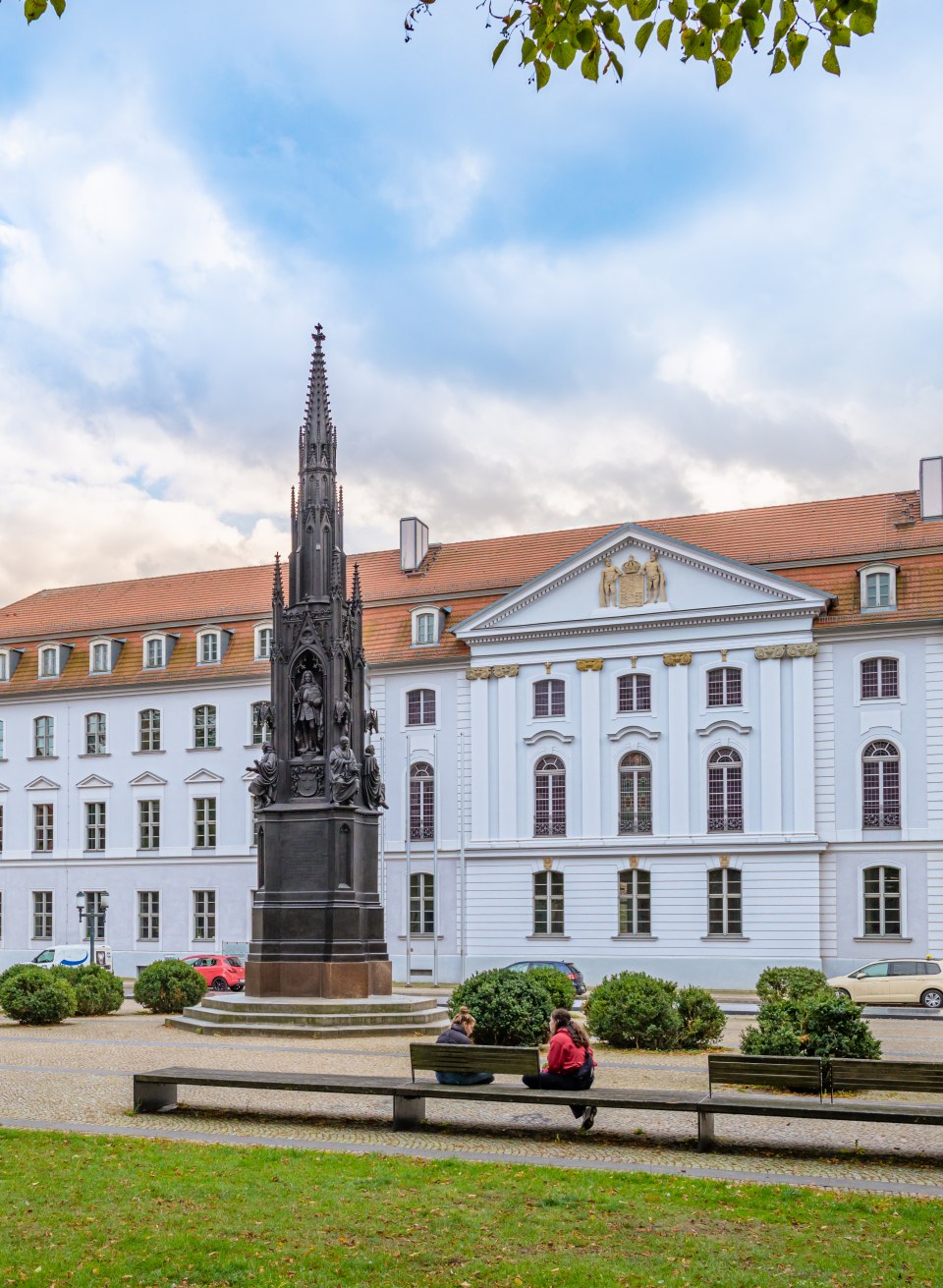 Außenaufnahme der Universität in Greifswald am Tage. // Nur ein Katzensprung vom Wohnhaus der Familie Friedrich entfernt liegt die Universität. // © MV-T/Tiemann Außenaufnahme der Universität in Greifswald am Tage.