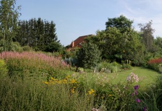 Gartenr&auml;ume im Sommer // &copy; Claus Gering