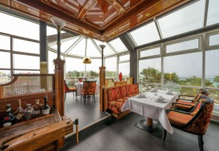 Genusswerkstatt Binz - Restaurant in der 5. Etage des Rugard Thermal Strandhotel // © Hotel Arkona Dr. Hutter eK Genusswerkstatt Binz - Restaurant in der 5. Etage des Rugard Thermal Strandhotel // © Hotel Arkona Dr. Hutter eK