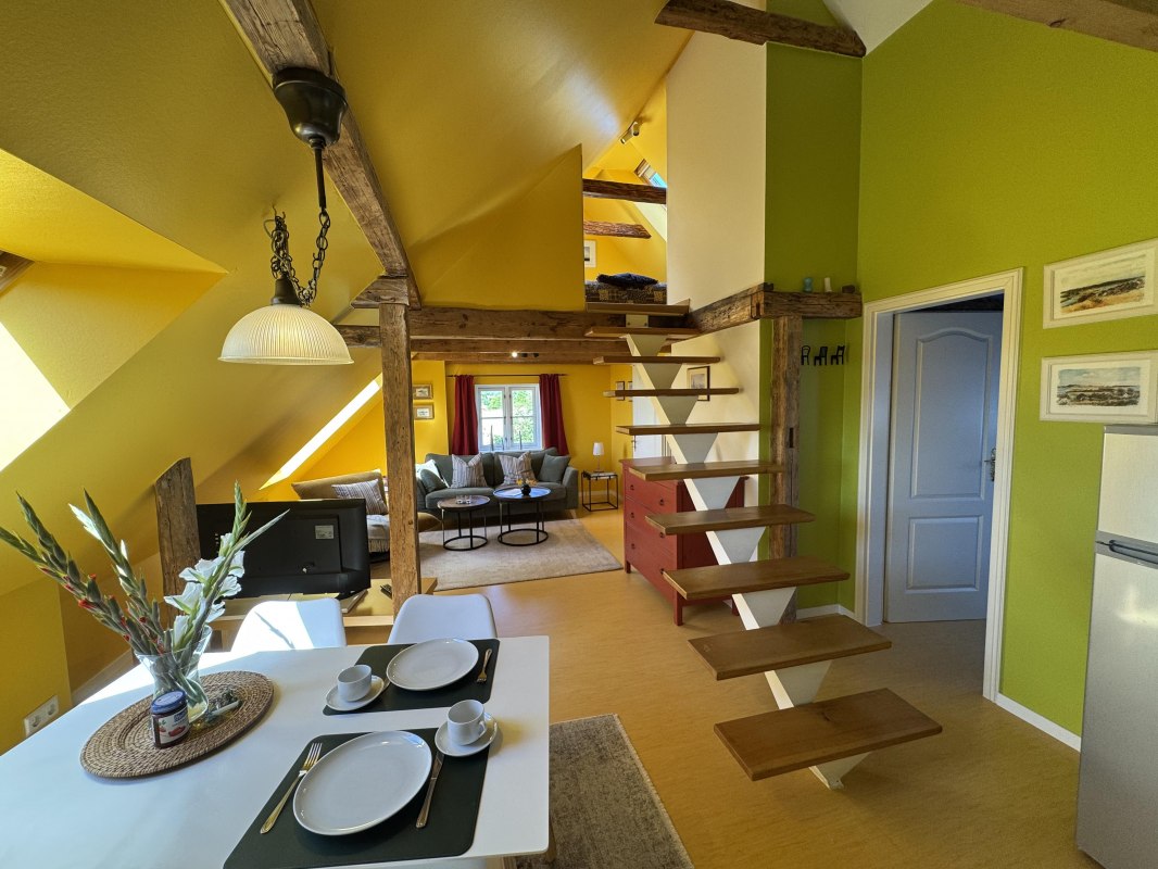 Vakantiewoningen in een 140 jaar oud bakstenen huis // &copy; Vogelhaus Gobbin