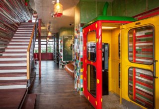 Das Foyer mit vielen witzigen Details..., © Karls Tourismus GmbH