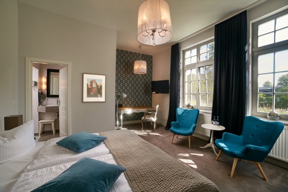Stilvoll eingerichtetes Zimmer im Gut Vorbeck, &copy; Gut Vorbeck / Thomas Mandt