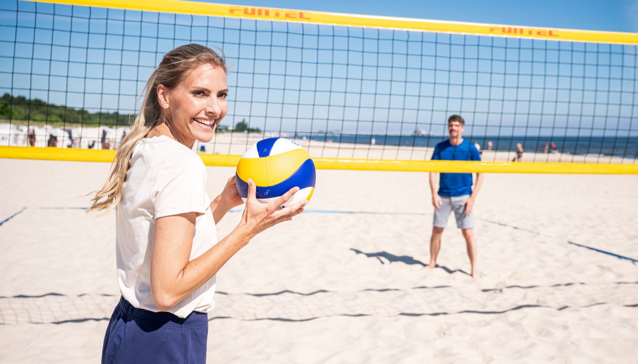 Beachvolleyball am Strand der Kaiserb&auml;der, &copy; MarTiem Fotografie
