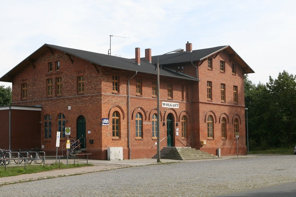 Bahnhofsgeb&auml;ude von au&szlig;en., &copy; Sabrina Wittkopf-Schade