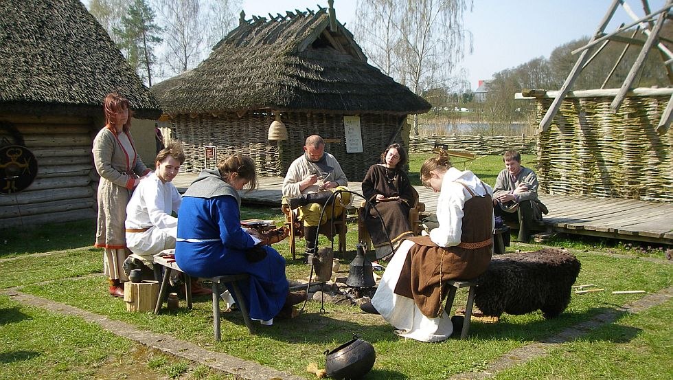 Das Leben im Freilichtmuseum Gro&szlig; Raden // &copy; Landesamt f&uuml;r Kultur und Denkmalpflege Mecklenburg-Vorpommern, Landesarch&auml;ologie